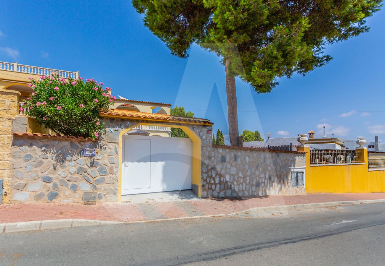 House in Torrevieja - Villa Sonrisa